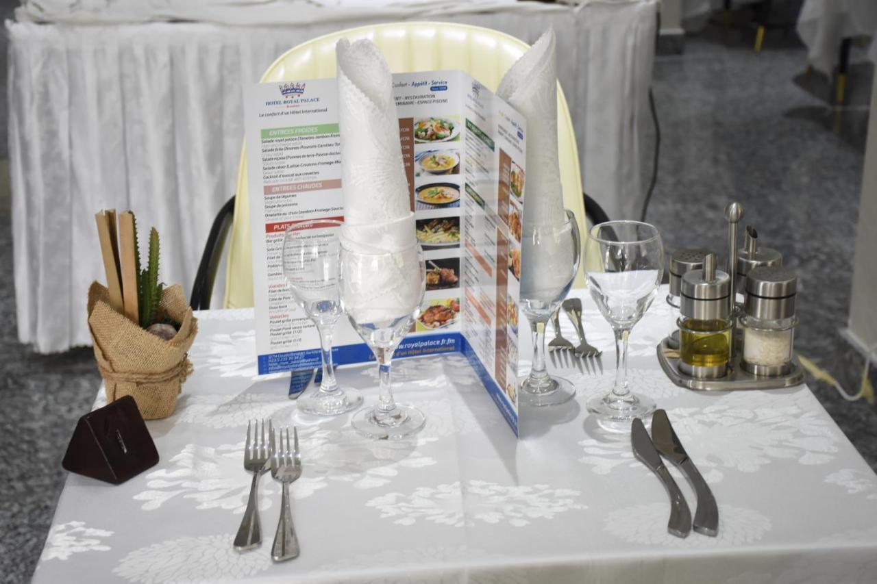 Hotel Royal Palace Дуала Екстериор снимка